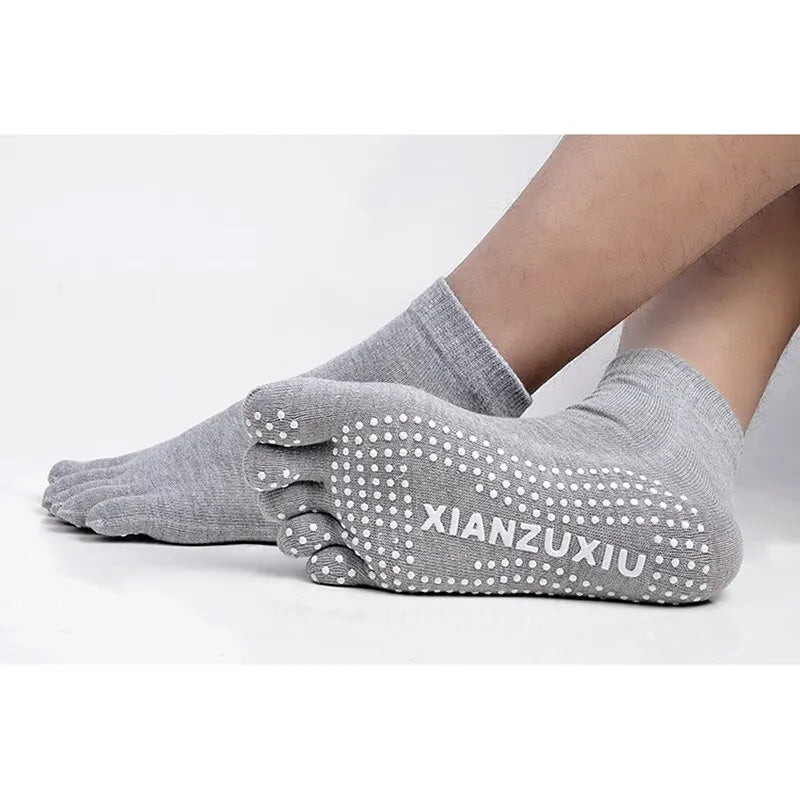 Non-Slip Five-Toe Men’s Pilates & Yoga Socks – Breathable Cotton Grip Socks